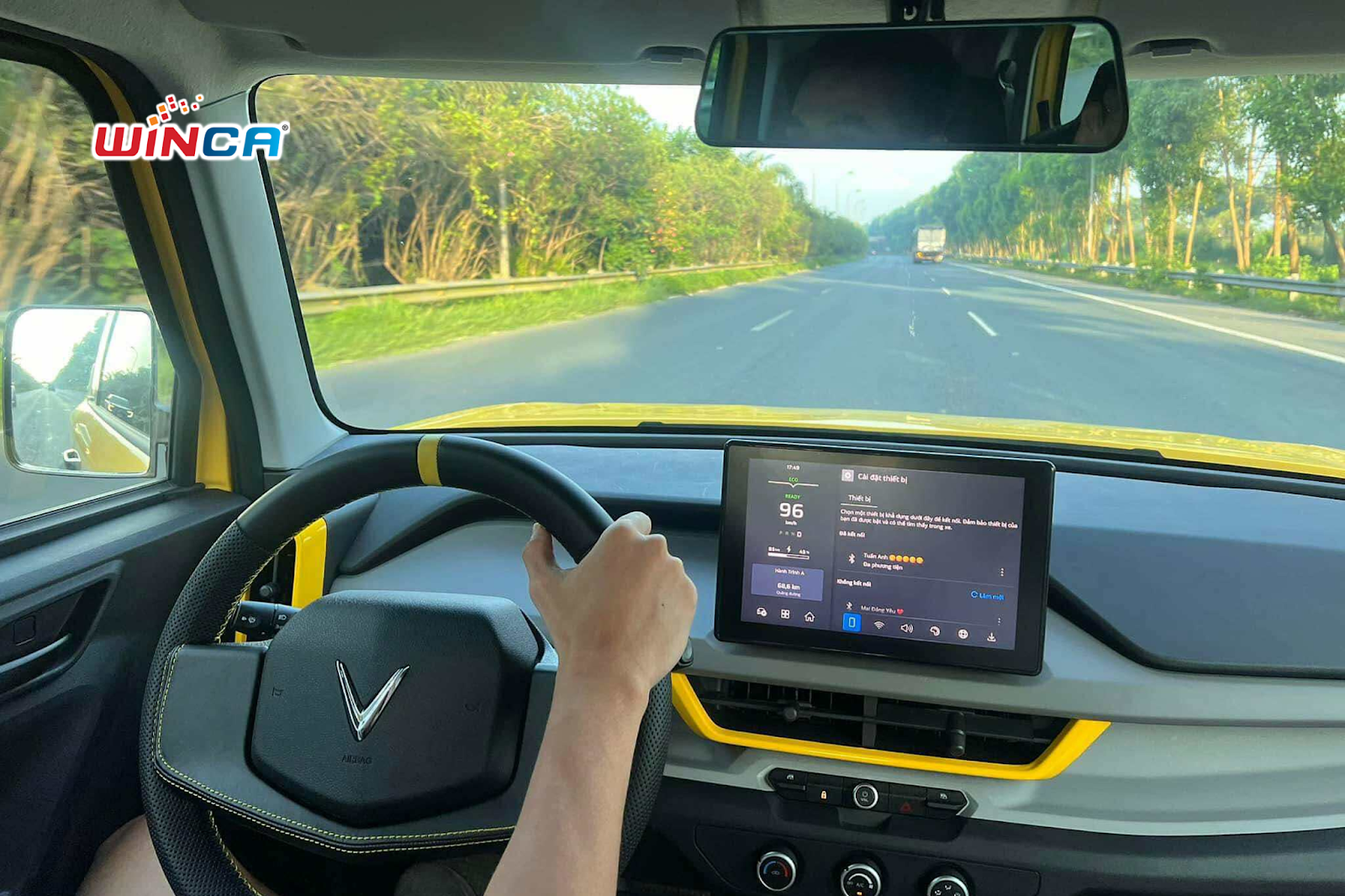 Trợ lý lái xe thông minh giúp tự động kích hoạt cần gạt mưa khi phát hiện nước trên kính lái
