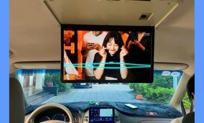 MÀN HÌNH ỐP TRẦN Ô TÔ TRÊN TOYOTA SIENNA 2010